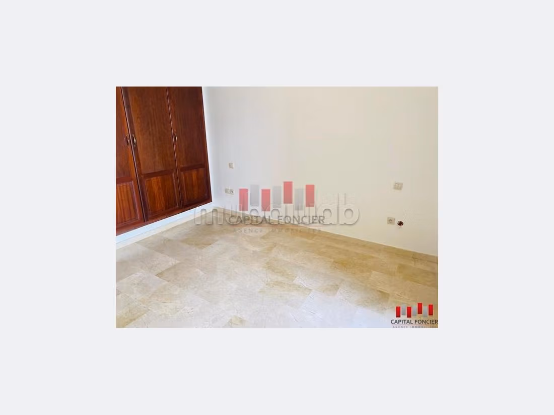 شقة رائعة للبيع براسين. المساحة الكلية 150 م². 