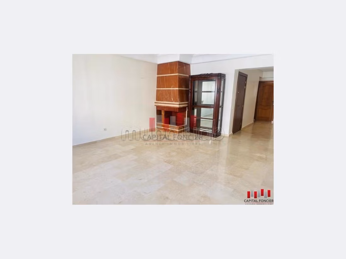 شقة رائعة للبيع براسين. المساحة الكلية 150 م². 