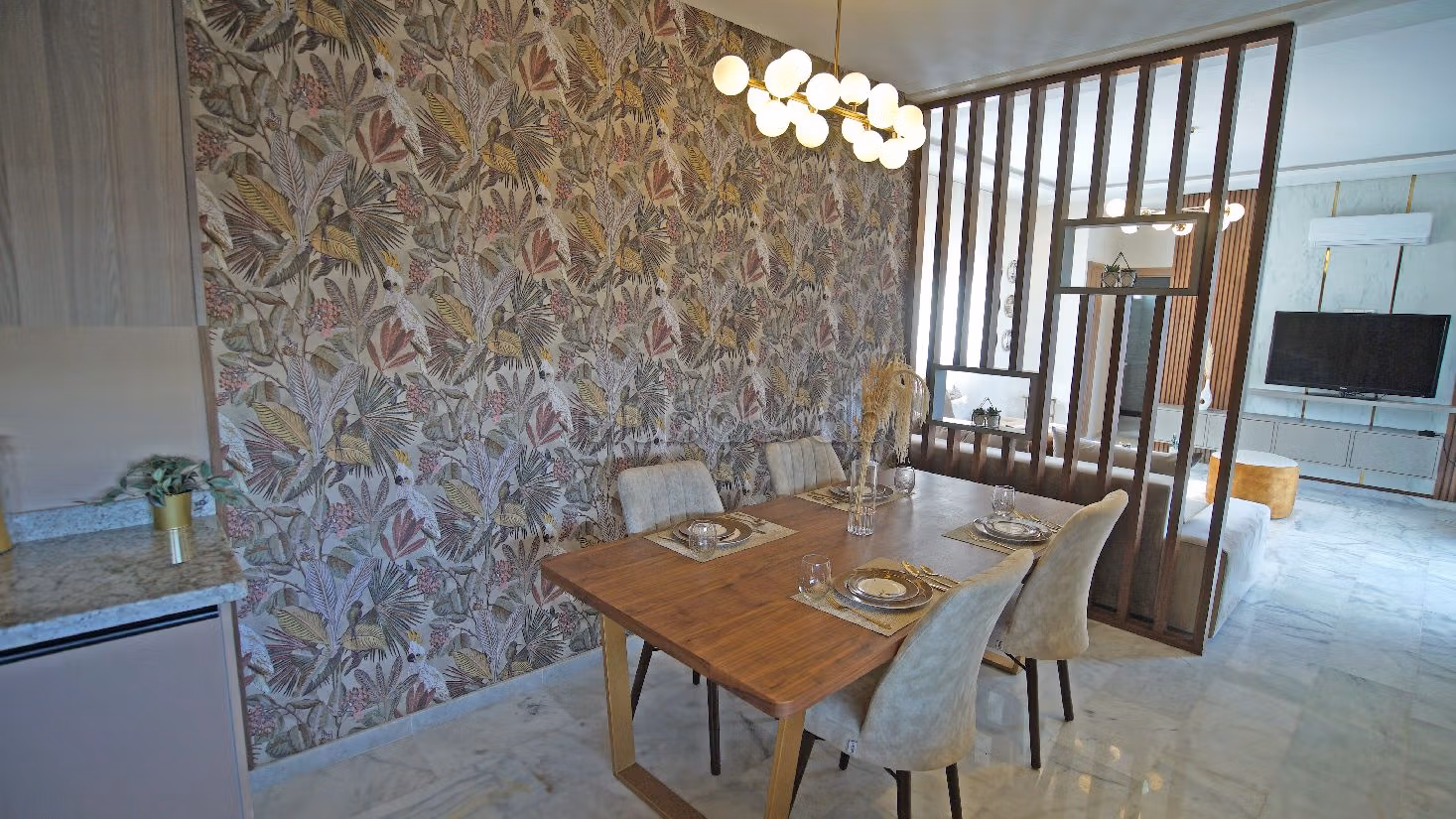 شقة للبيع بوسط المدينة. 2 غرف رائعة. مصعد. 