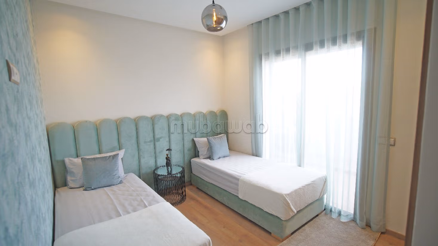 شقة للبيع بوسط المدينة. 2 غرف رائعة. مصعد. 