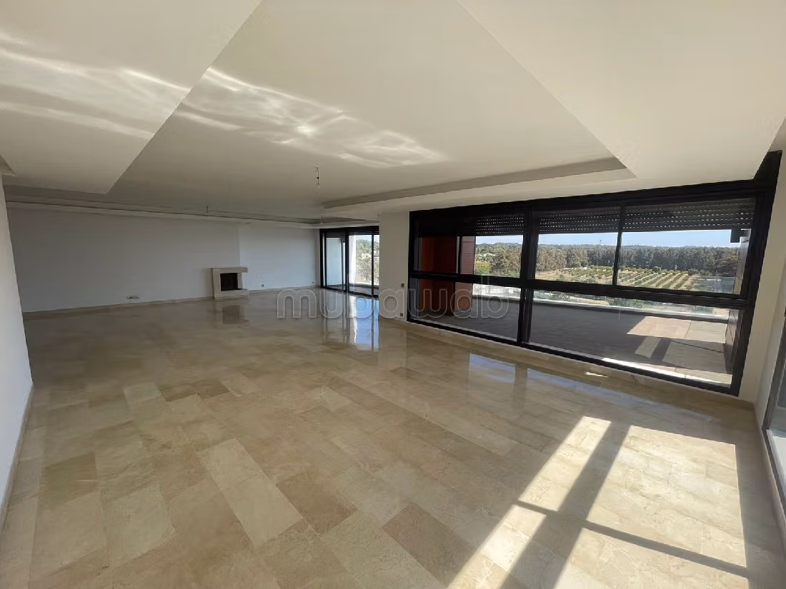 Apartment for rent in Souissi. Total area 360 m². No Lift, Balcony. 