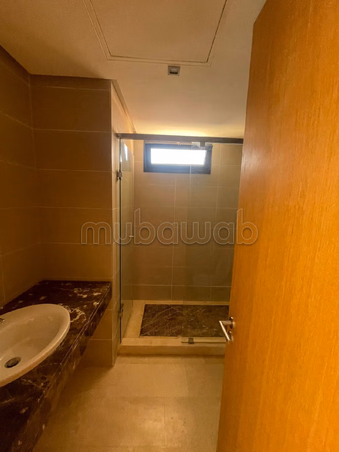 Apartment for rent in Souissi. Total area 360 m². No Lift, Balcony. 