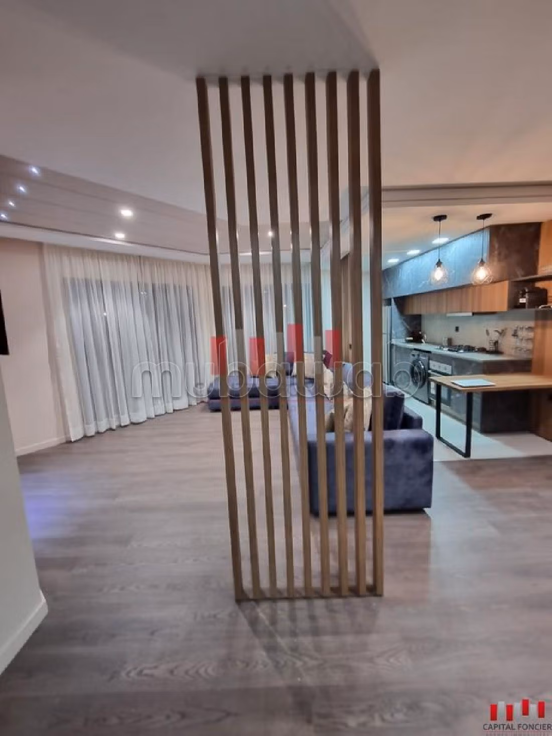 Encuentra un piso en alquiler en Centre Ville. Superficie de 64 m². Garaje privado. 