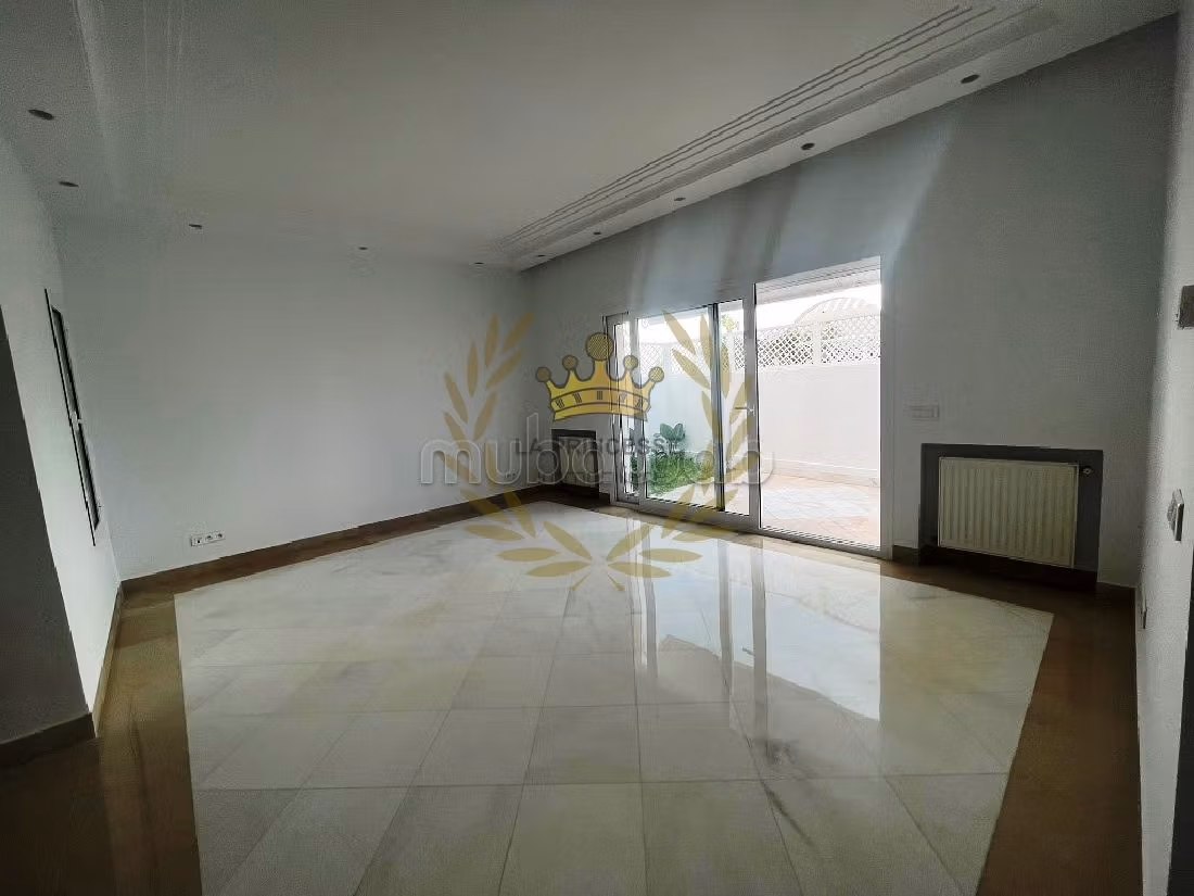 Fabulous villa for rent in La Marsa. 4 lovely rooms. Gardeners, Large terrace. 