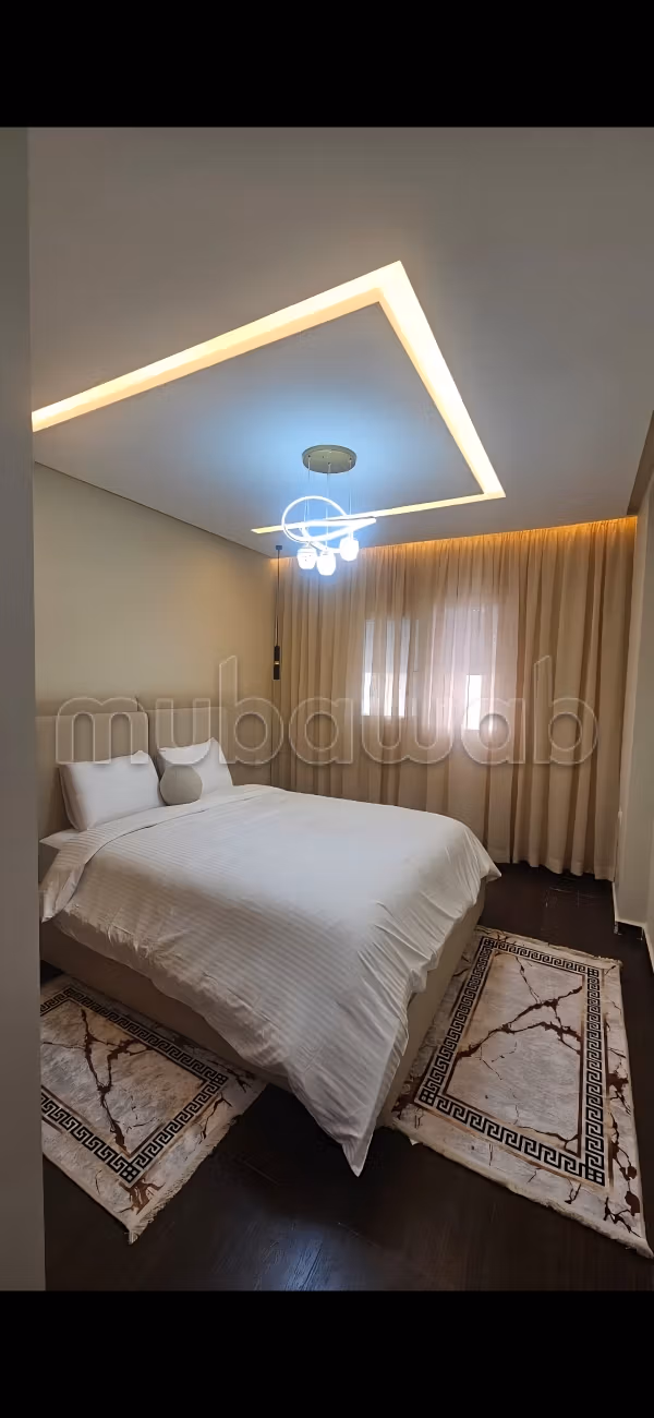 Bellissimo appartamento in affitto a Bab Al Bahar. 2 camere da letto. Ambiente tranquillo con vista sul mare e doppi vetri