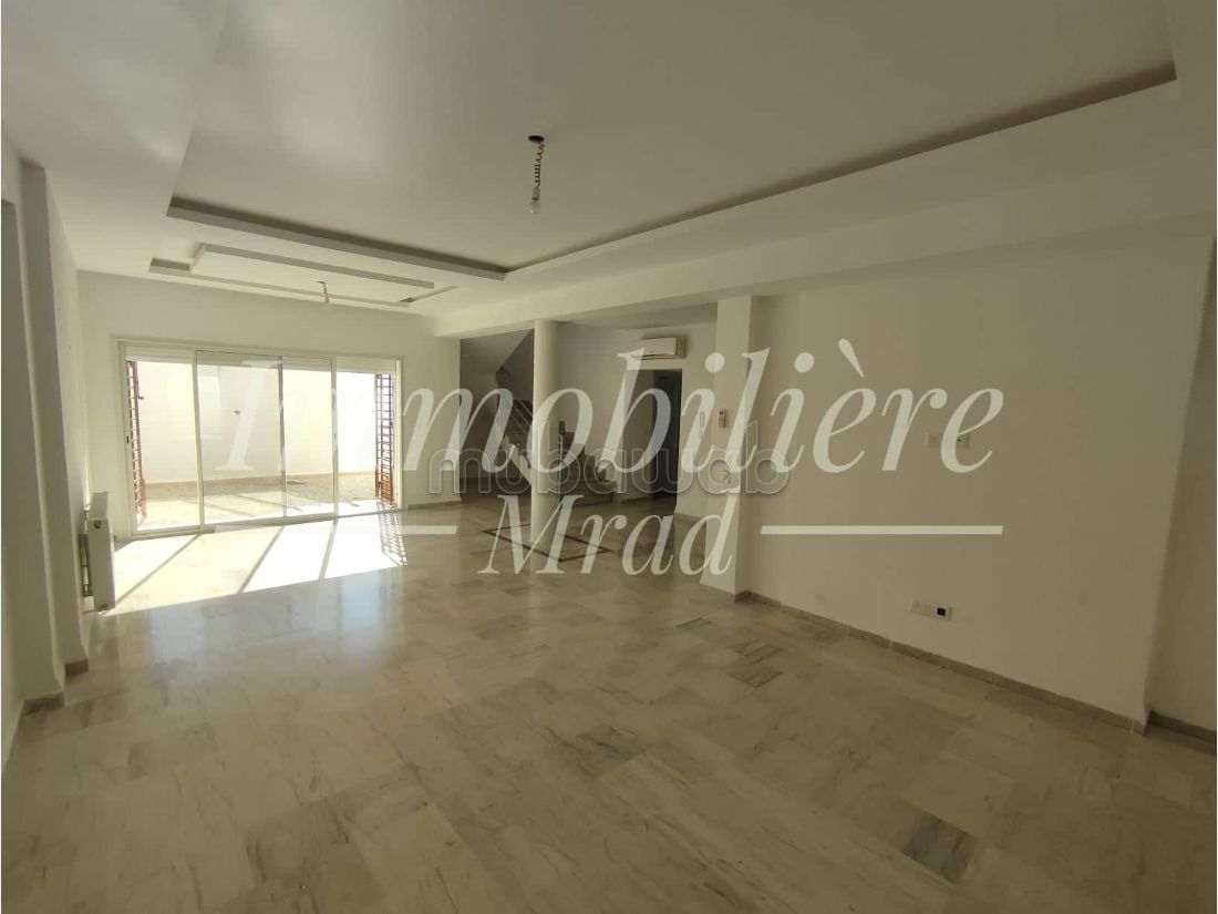 Fabulous villa for sale in Hammamet Nord. 5 comfortable rooms. Fully