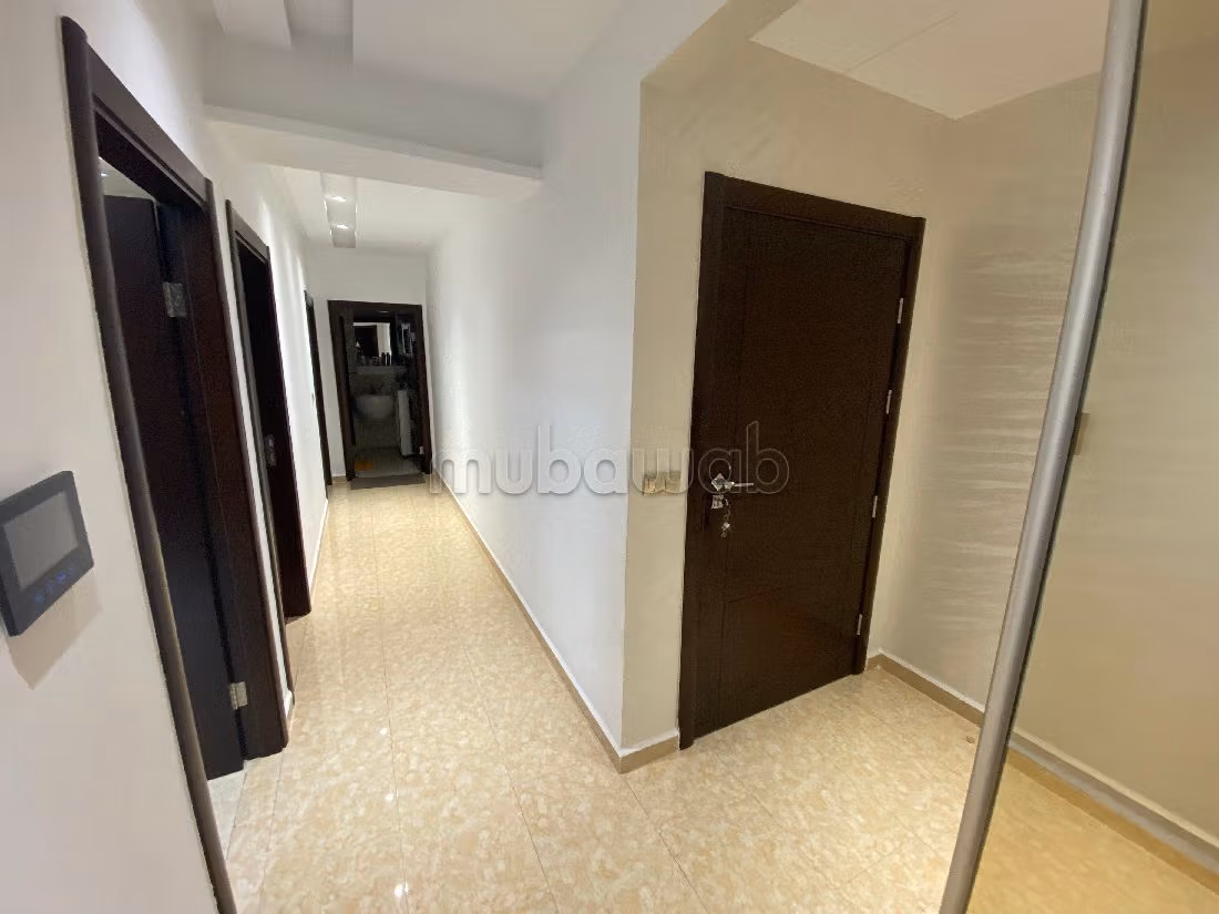 Koopappartementen in Centre. Totale oppervlakte 125 m². Gemeubileerd.