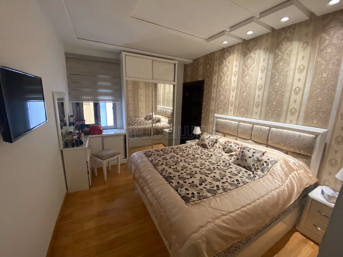 Koopappartementen in Centre. Totale oppervlakte 125 m². Gemeubileerd.