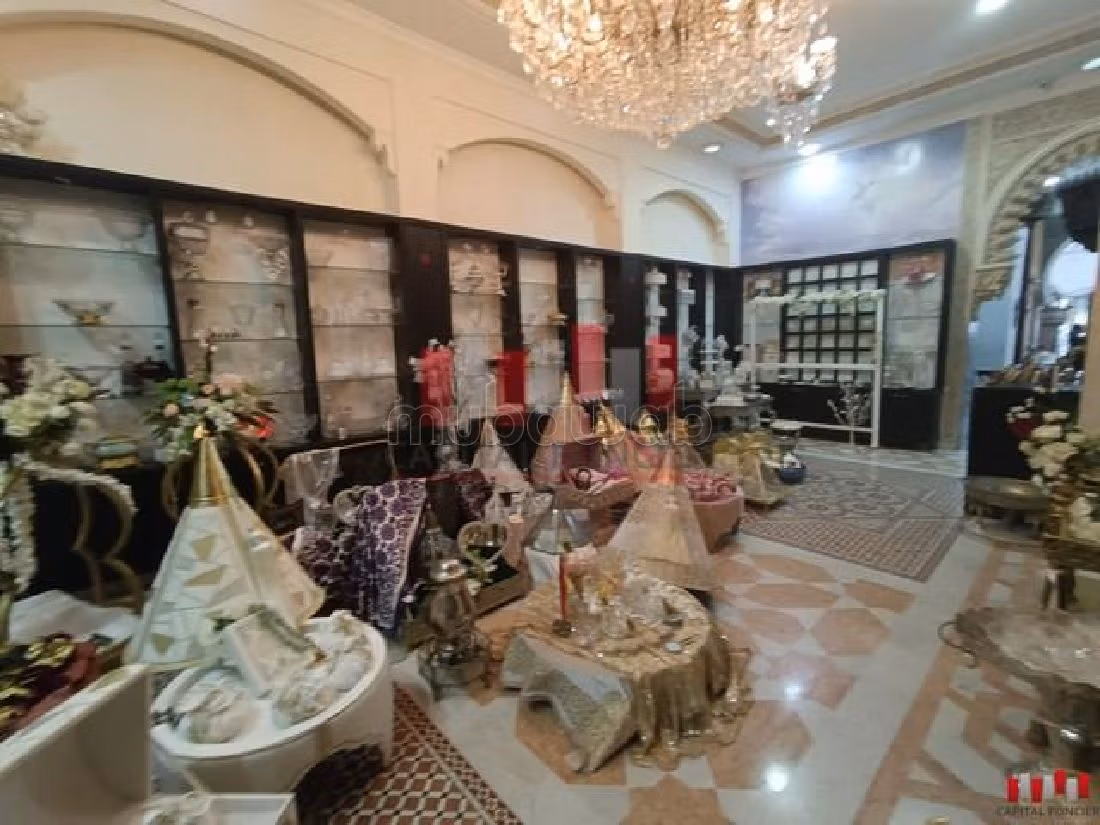 Offices & shops for sale in Port. Area of 600 m². 