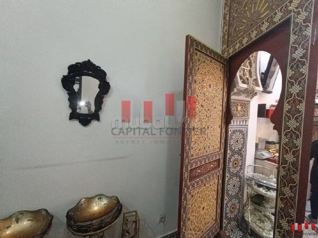 Offices & shops for sale in Port. Area of 600 m². 