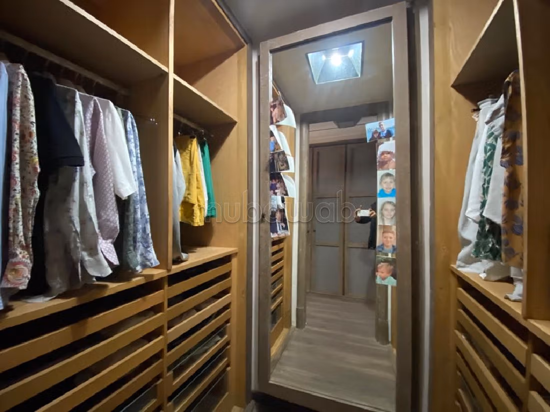 منزل ممتاز للبيع بالنخيل. 4 قطع. مسبح ، مكيف هواء. 