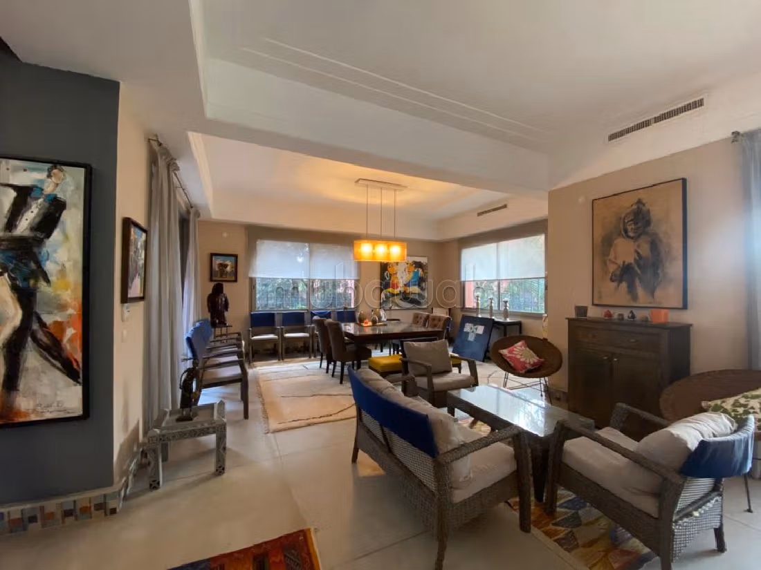 منزل ممتاز للبيع بالنخيل. 4 قطع. مسبح ، مكيف هواء. 