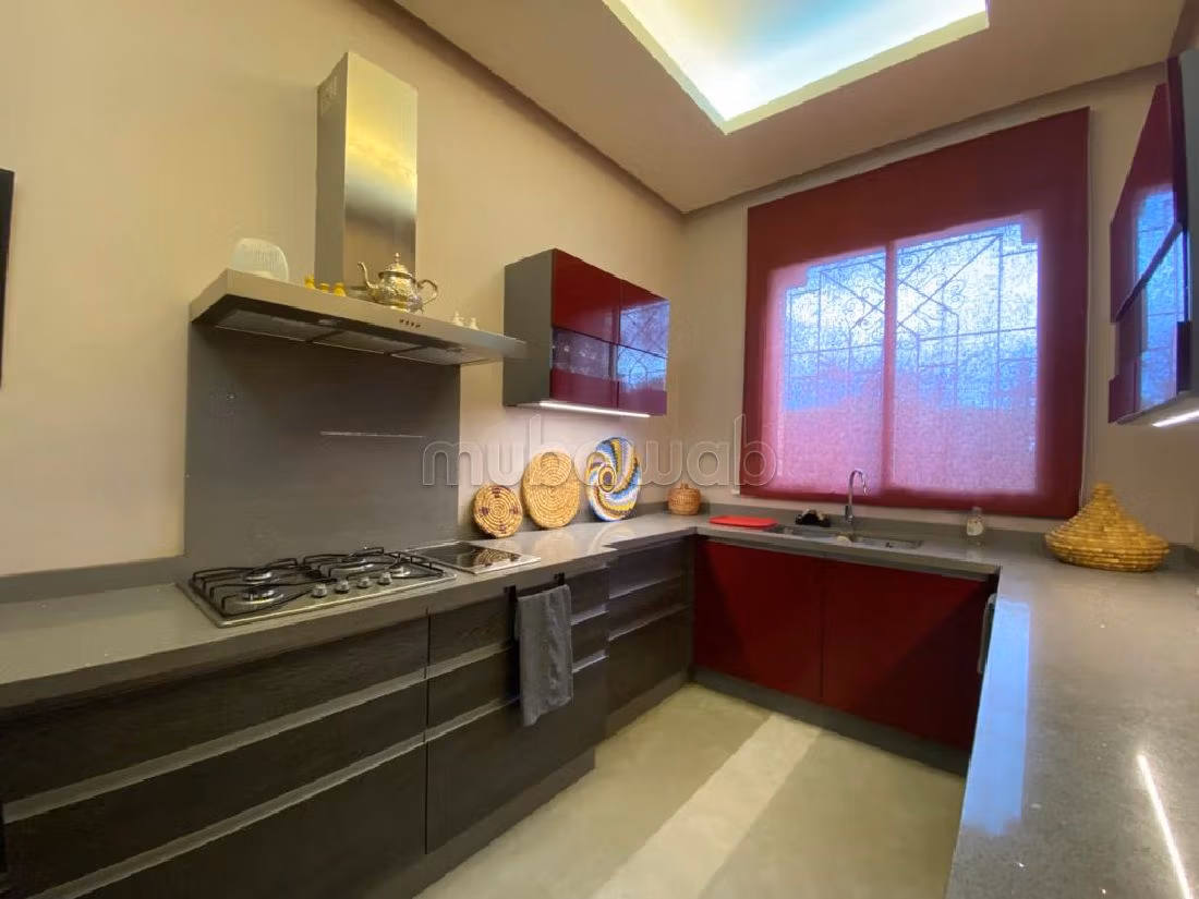 منزل ممتاز للبيع بالنخيل. 4 قطع. مسبح ، مكيف هواء. 