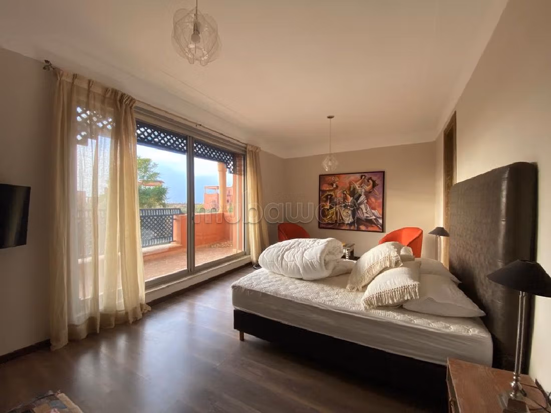 منزل ممتاز للبيع بالنخيل. 4 قطع. مسبح ، مكيف هواء. 