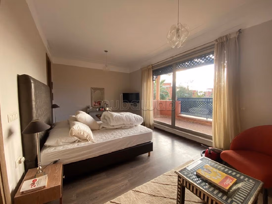 منزل ممتاز للبيع بالنخيل. 4 قطع. مسبح ، مكيف هواء. 