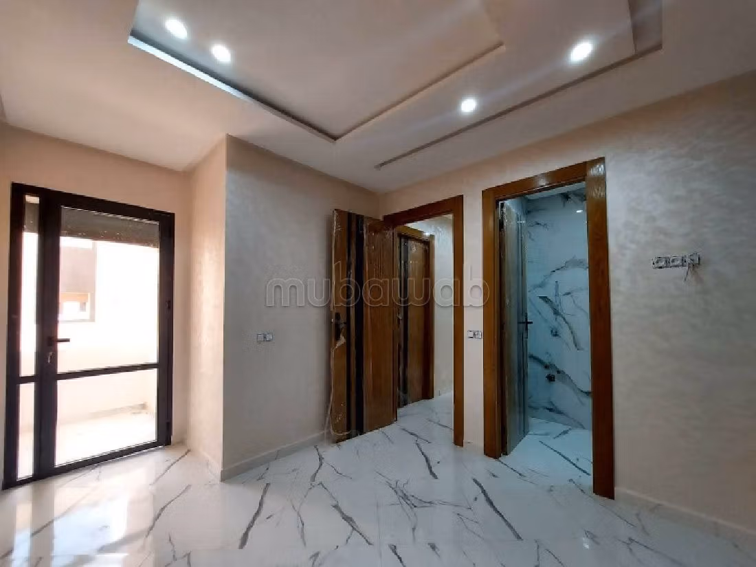 Vente d'un bel appartement en Centre. 4 belles chambres. Avec ascenseur et terrasse.