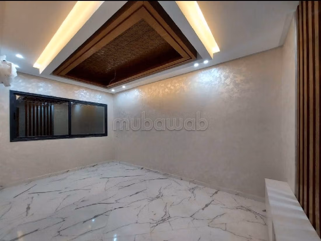 Vente d'un bel appartement en Centre. 4 belles chambres. Avec ascenseur et terrasse.