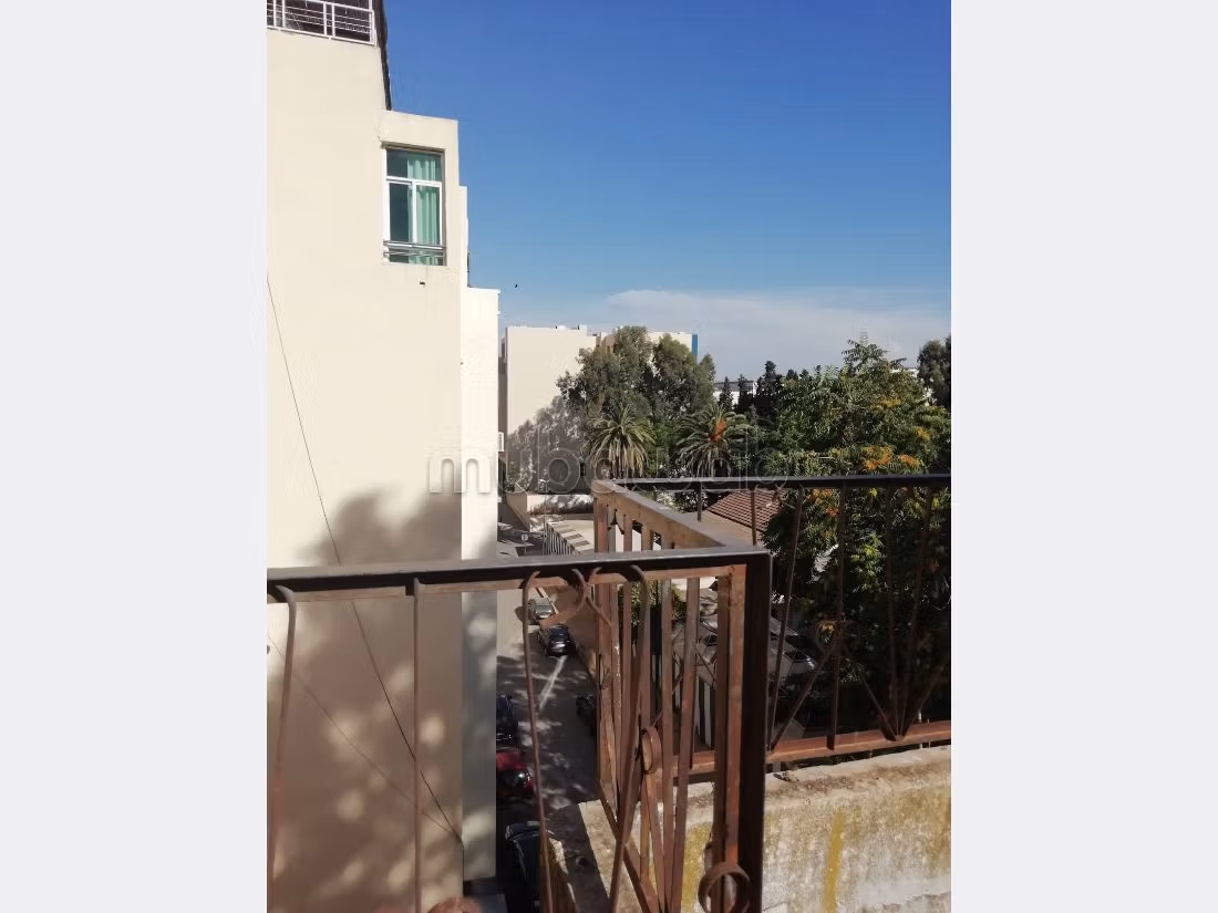 Find an apartment to buy in Centre. 4 large living areas. New furniture.