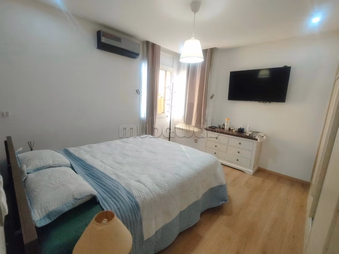 Affitto di un bellissimo appartamento a Gauthier. 6 ampi locali. arredato. 