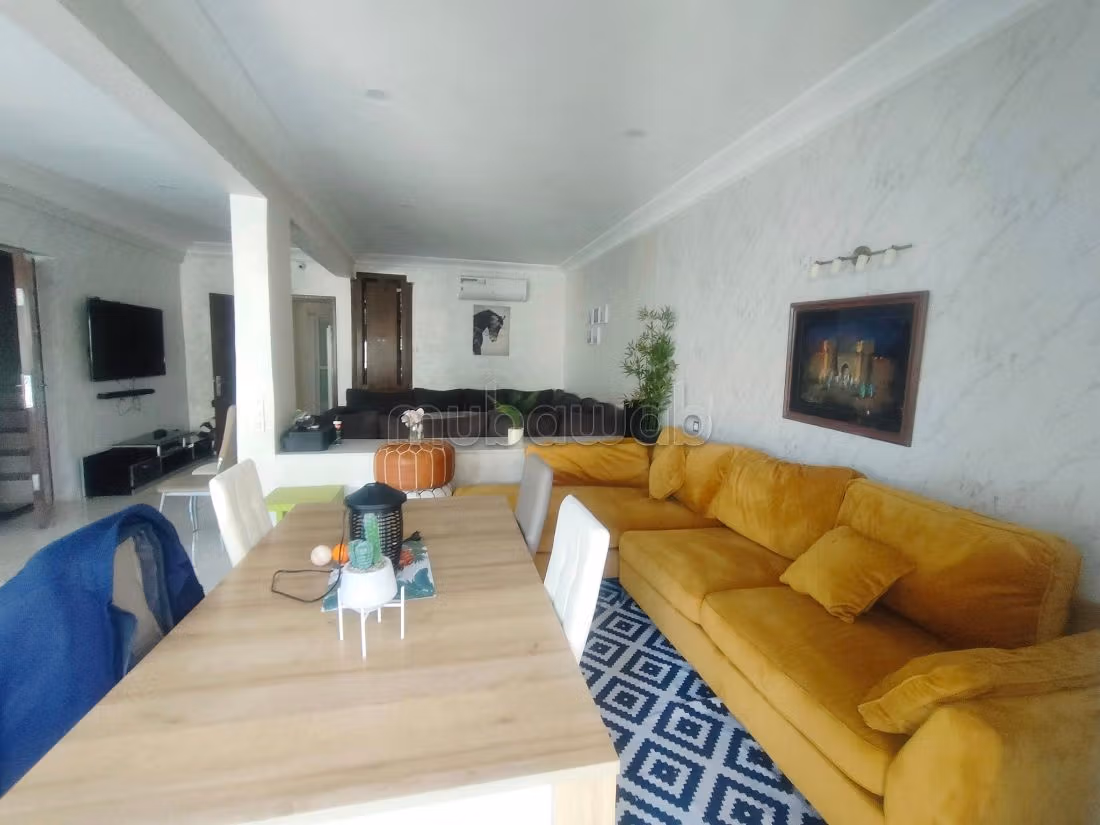 Affitto di un bellissimo appartamento a Gauthier. 6 ampi locali. arredato. 