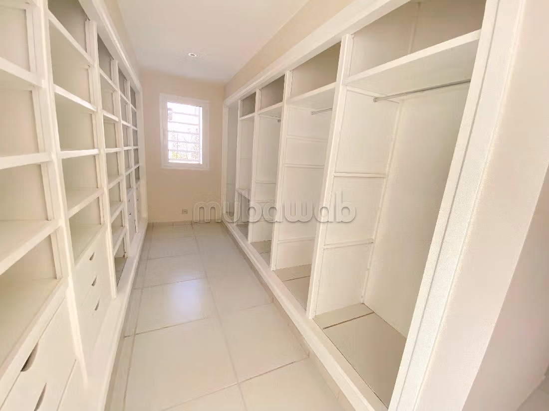 Maison de luxe à louer avec piscine et beau jardin