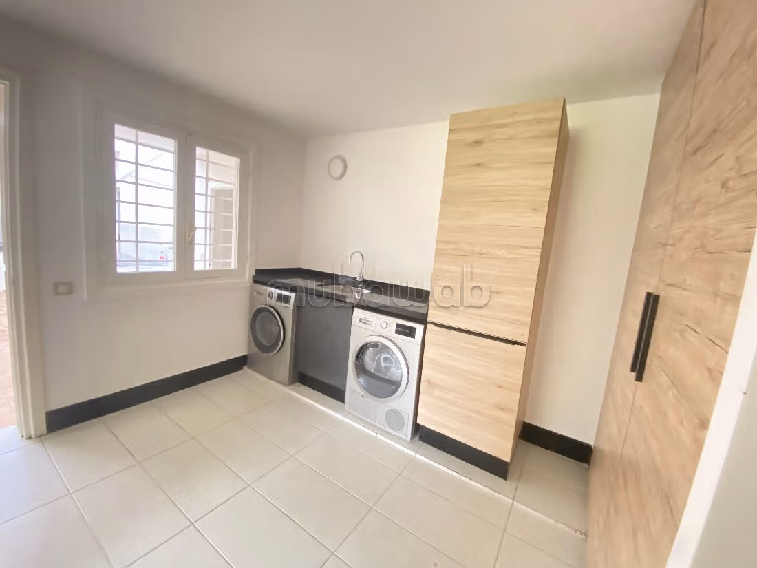 Maison de luxe à louer avec piscine et beau jardin