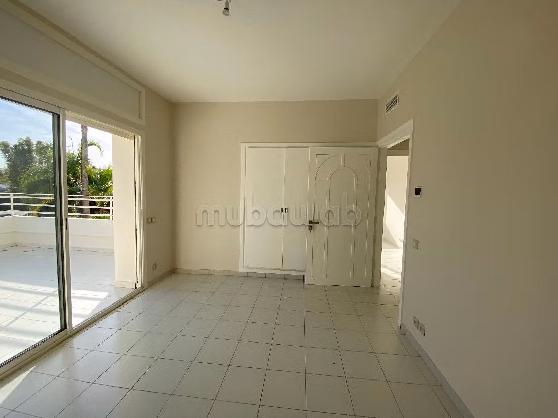 Maison de luxe à louer avec piscine et beau jardin