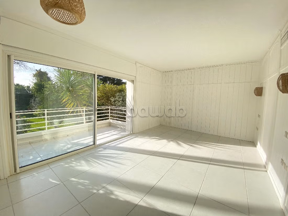 Maison de luxe à louer avec piscine et beau jardin