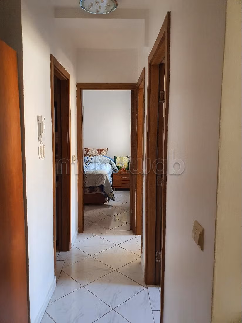 شقة للشراء بمدينة الرحمة. 2 غرف جميلة. صالة أصيلة ، طبق الأقمار الصناعية.