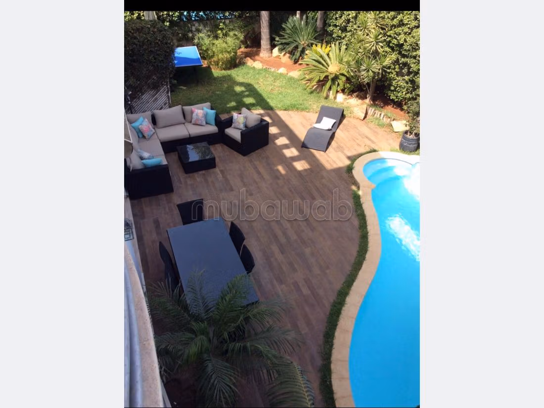Eccezionale villa in vendita a Ain Diab Extension. 4 camere. Porta blindata, salotto marocchino