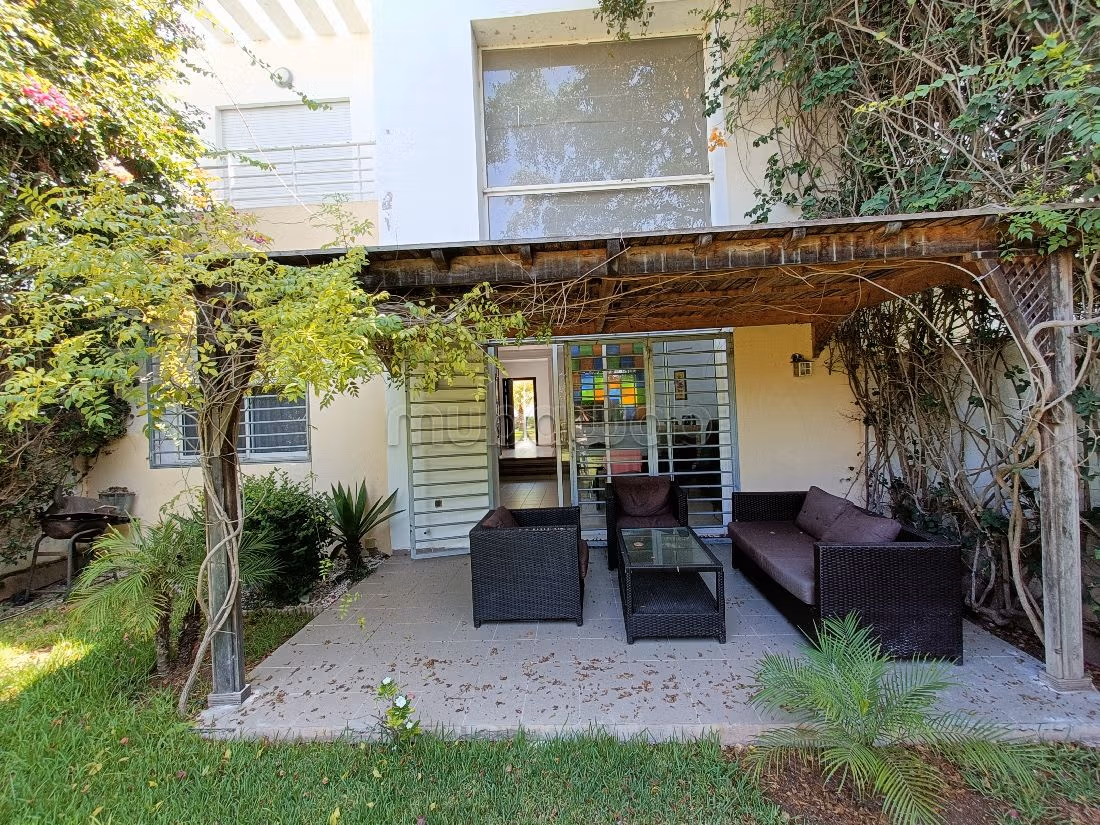 Opportunité Villa avec magnifique jardin RÉSIDENCE PRIVÉE