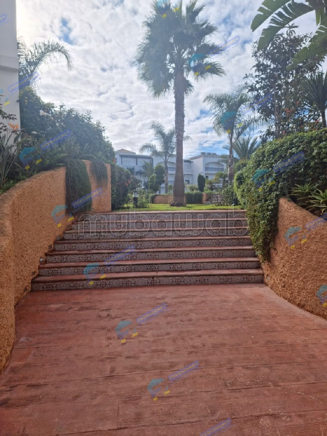 Apartment for sale in Du Golf. 9 large living areas. Well decorated. 