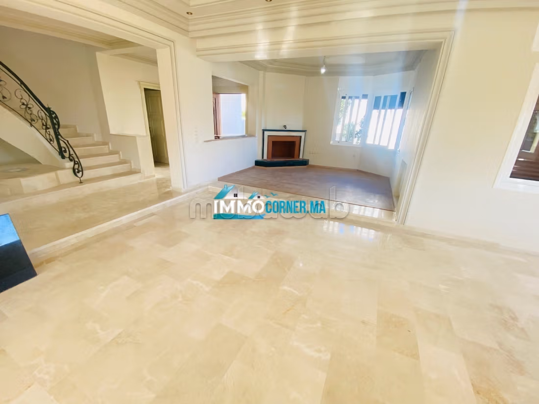 Splendide villa à vendre à Jbel Kbir