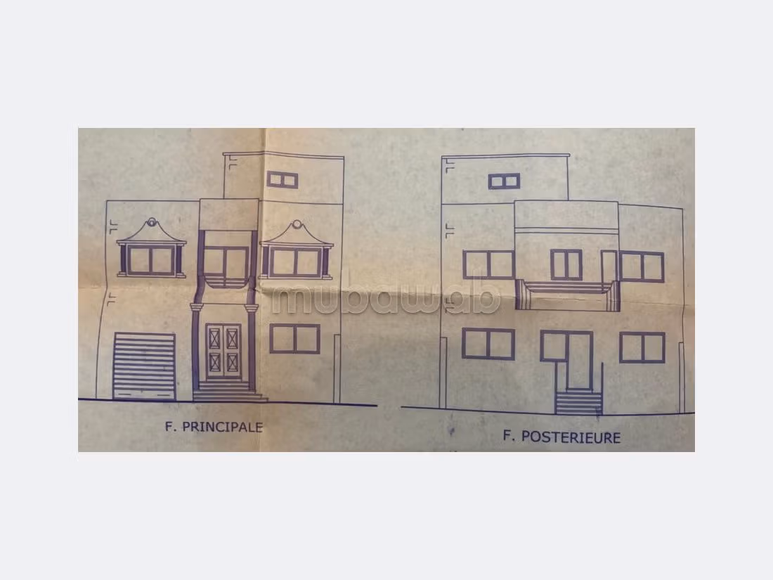 فيلا جميلة للبيع ب الانارة. 3 قطع مريحة. حديقة وشرفة. 