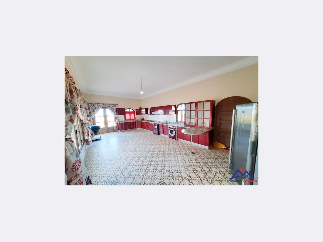 منزل رائع للكراء ب طريق آسفي. المساحة 5489 م². مفروشة