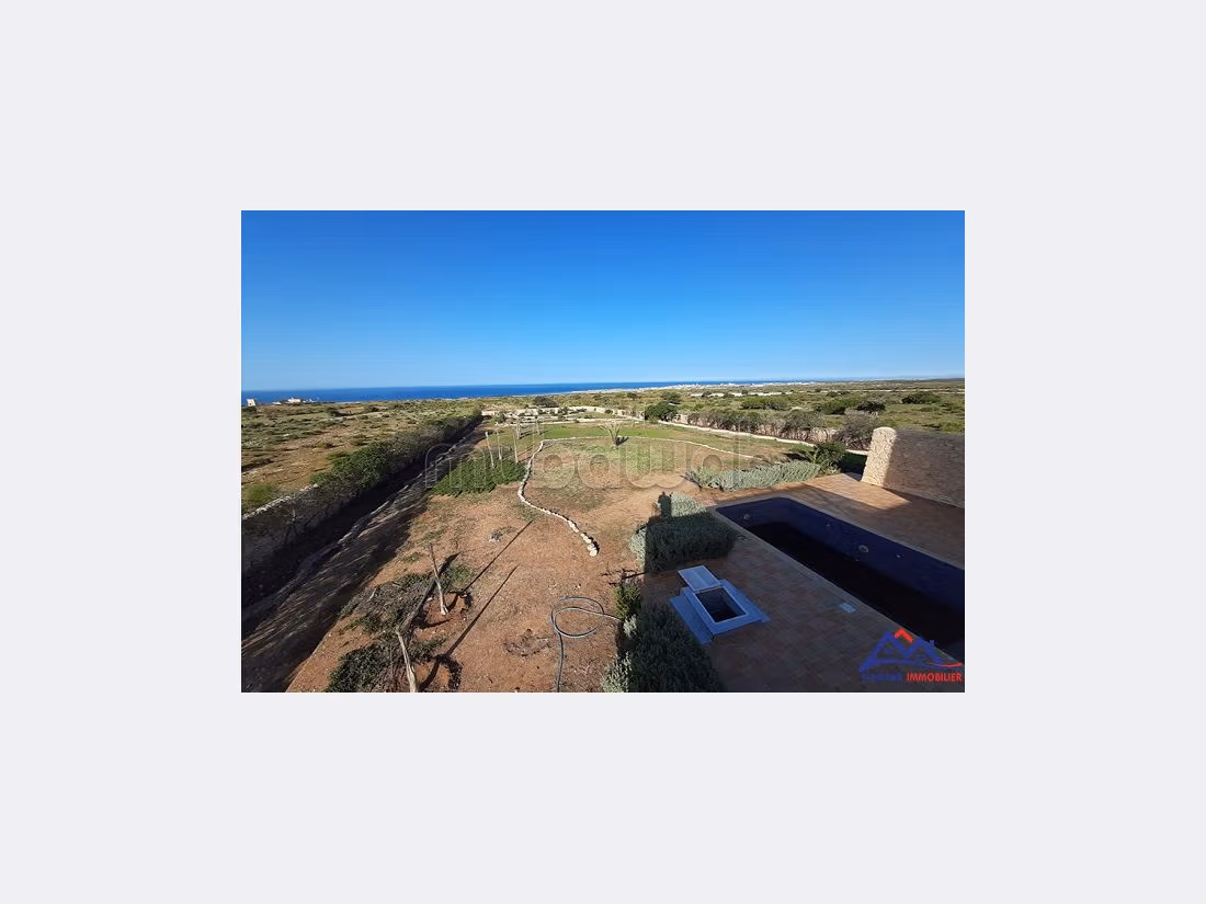 منزل رائع للكراء ب طريق آسفي. المساحة 5489 م². مفروشة