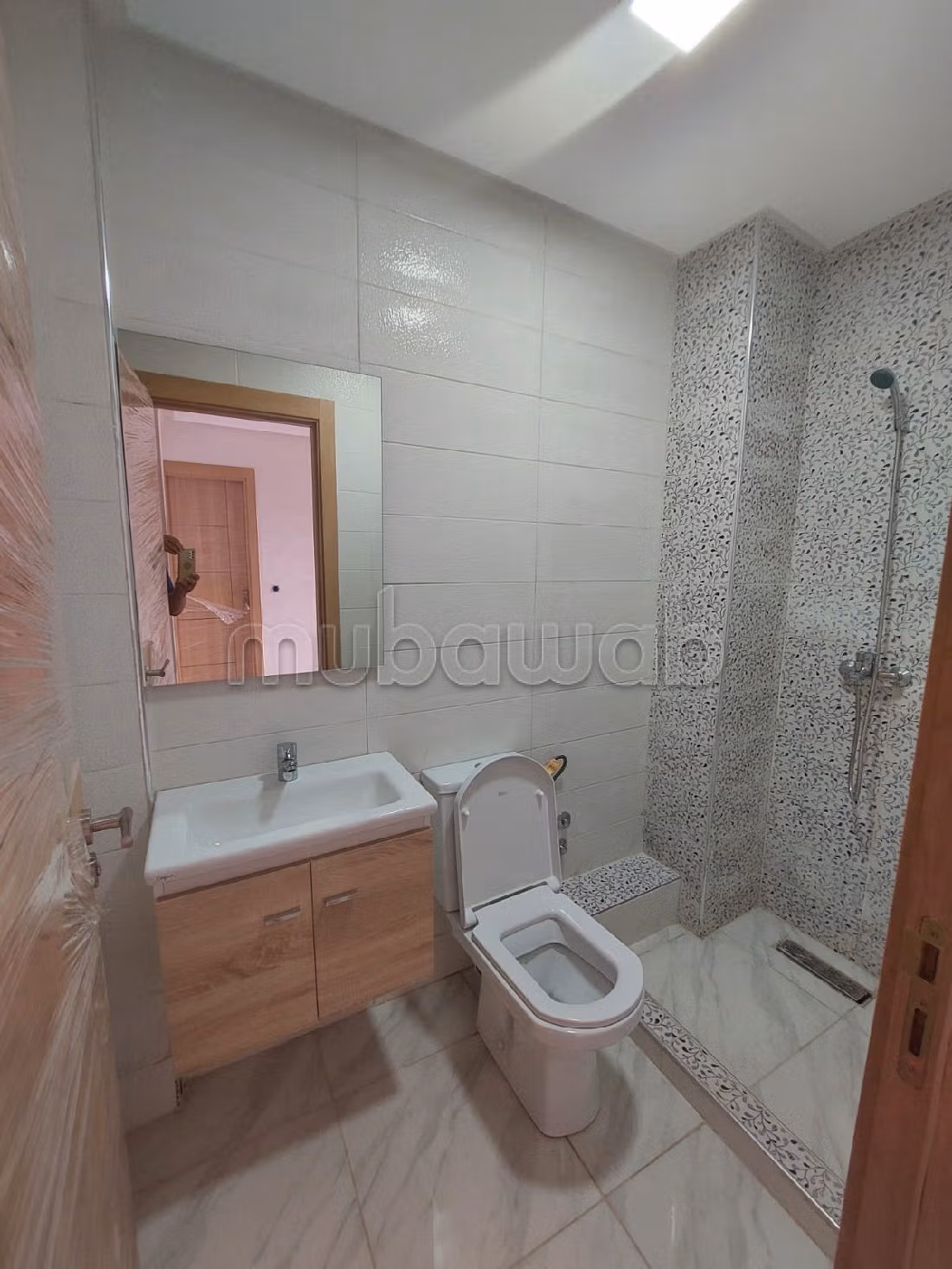 شقة للبيع ب شاطئ واد الشراط. 3 غرف جميلة. مطبخ مع فرن. 