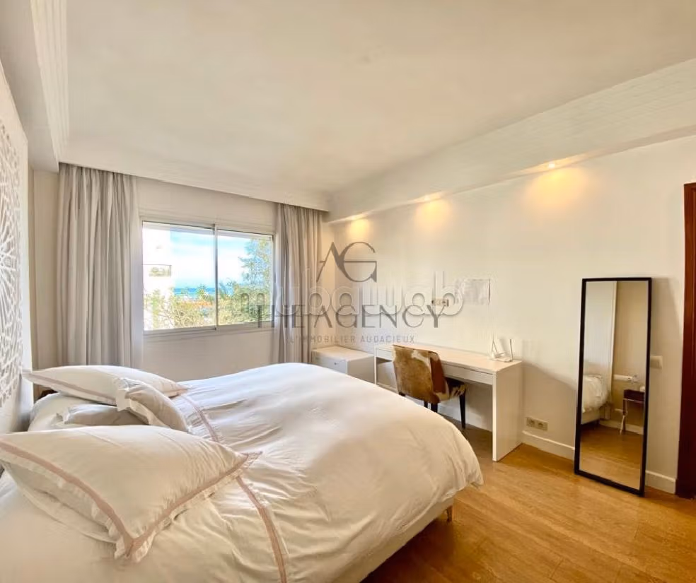 Très bel appartement vide Ain Diab