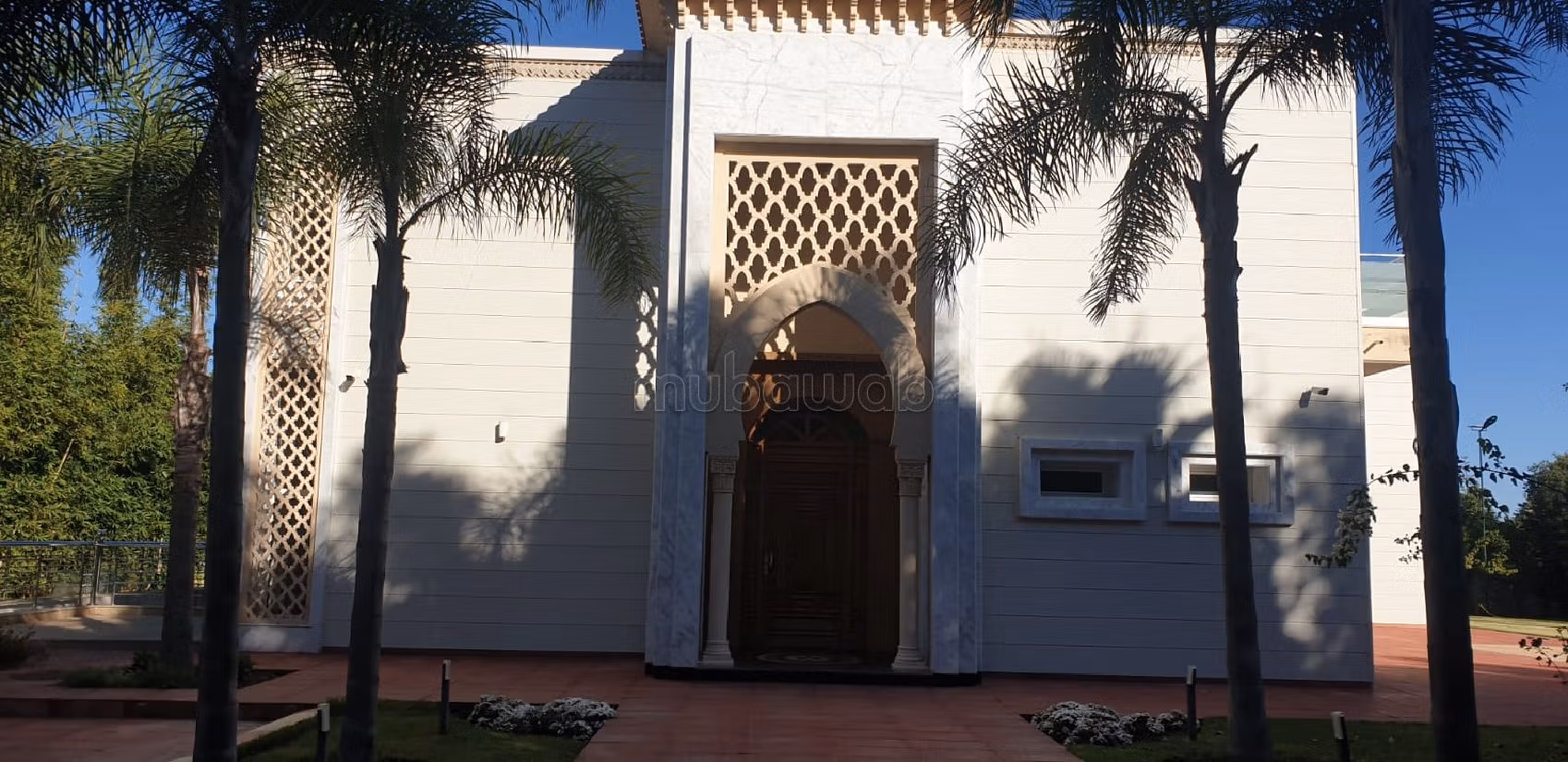 Eccezionale villa in vendita a Souissi. Superficie di 2000 m². Grande piscina. 