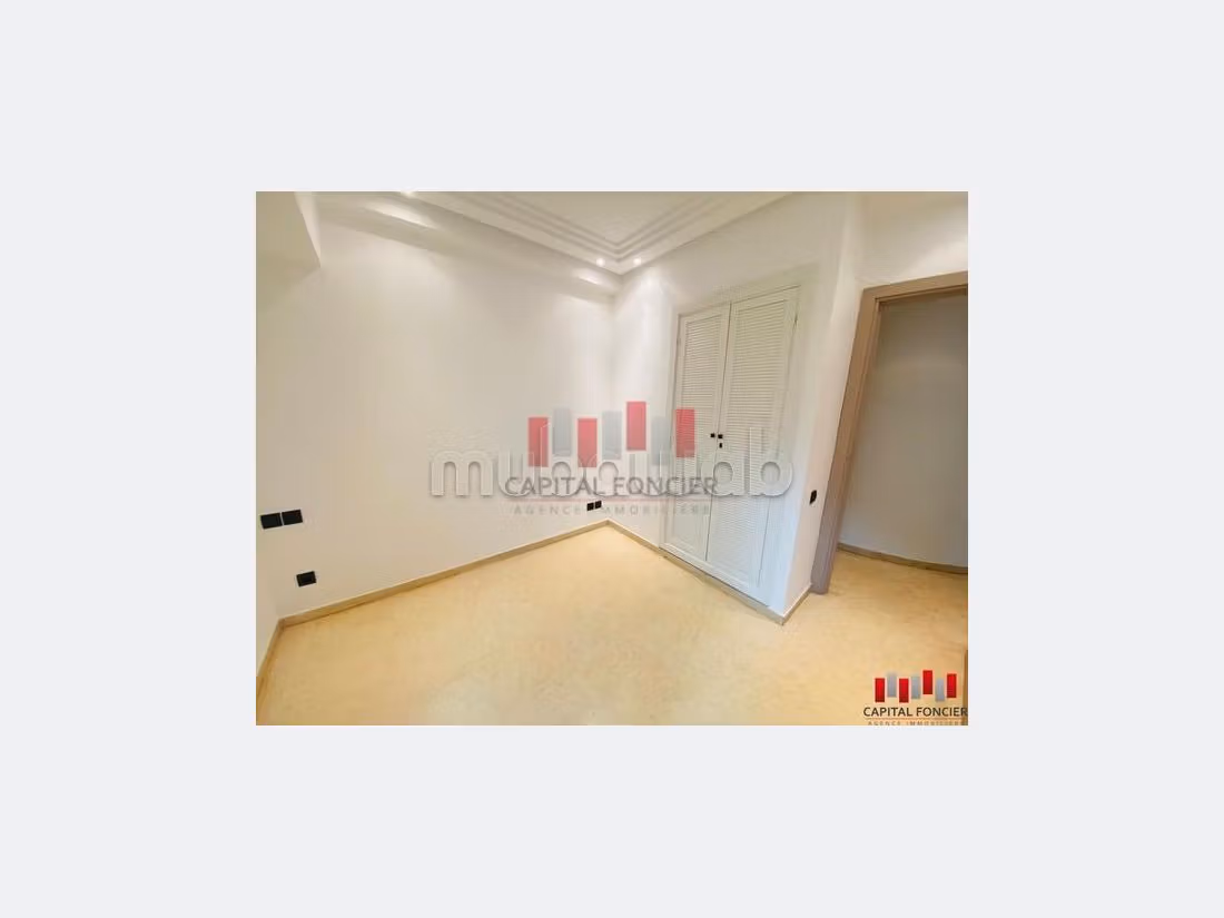 Bellissimo appartamento in affitto a Gauthier. 3 ampi locali. Terrazzo e ascensore