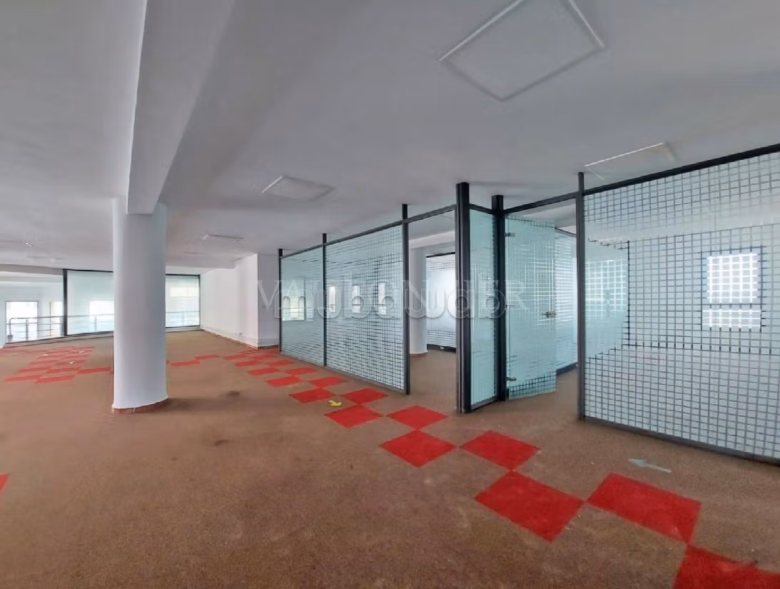 Offices for rent in Sidi Maarouf. Area of 640 m². Terrace