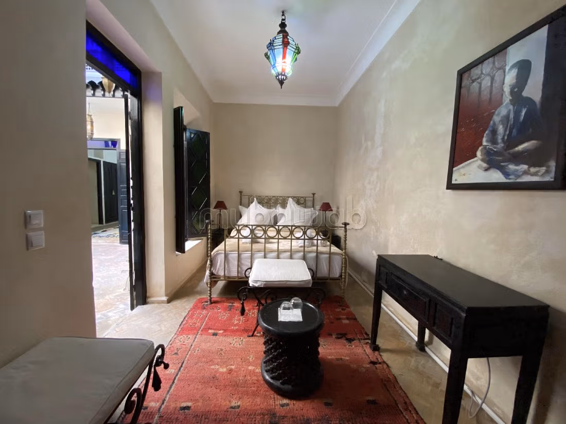 Este riad puede ser tuyo. Pequeña superficie 1244 m². Aire condicionado y piscina. 