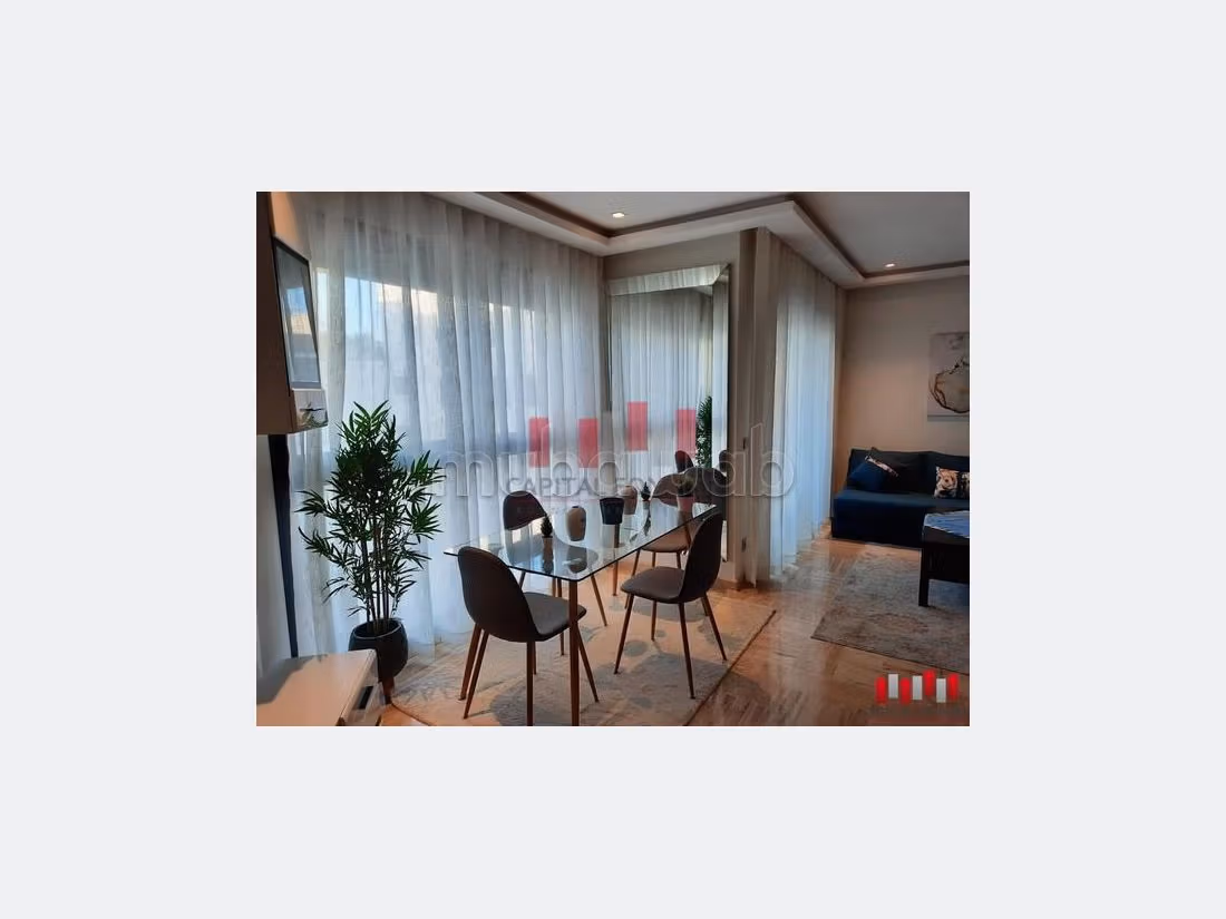 شقة للإيجار بالدارالبيضاء. 1 غرفة. مع مصعد وشرفة