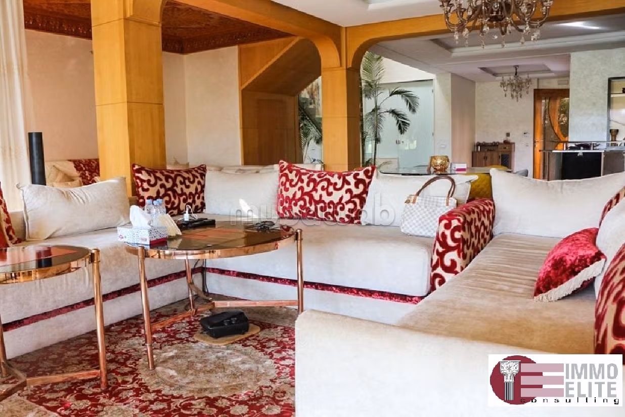 High quality house for sale in Agdal. 4 lovely rooms. Ample storage space. 