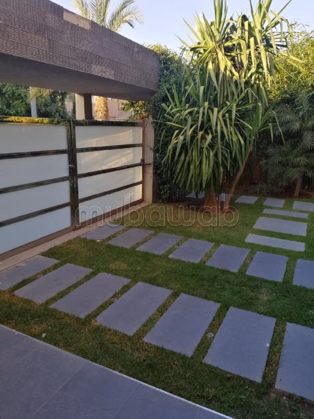 High quality house for sale in Agdal. 4 lovely rooms. Ample storage space. 