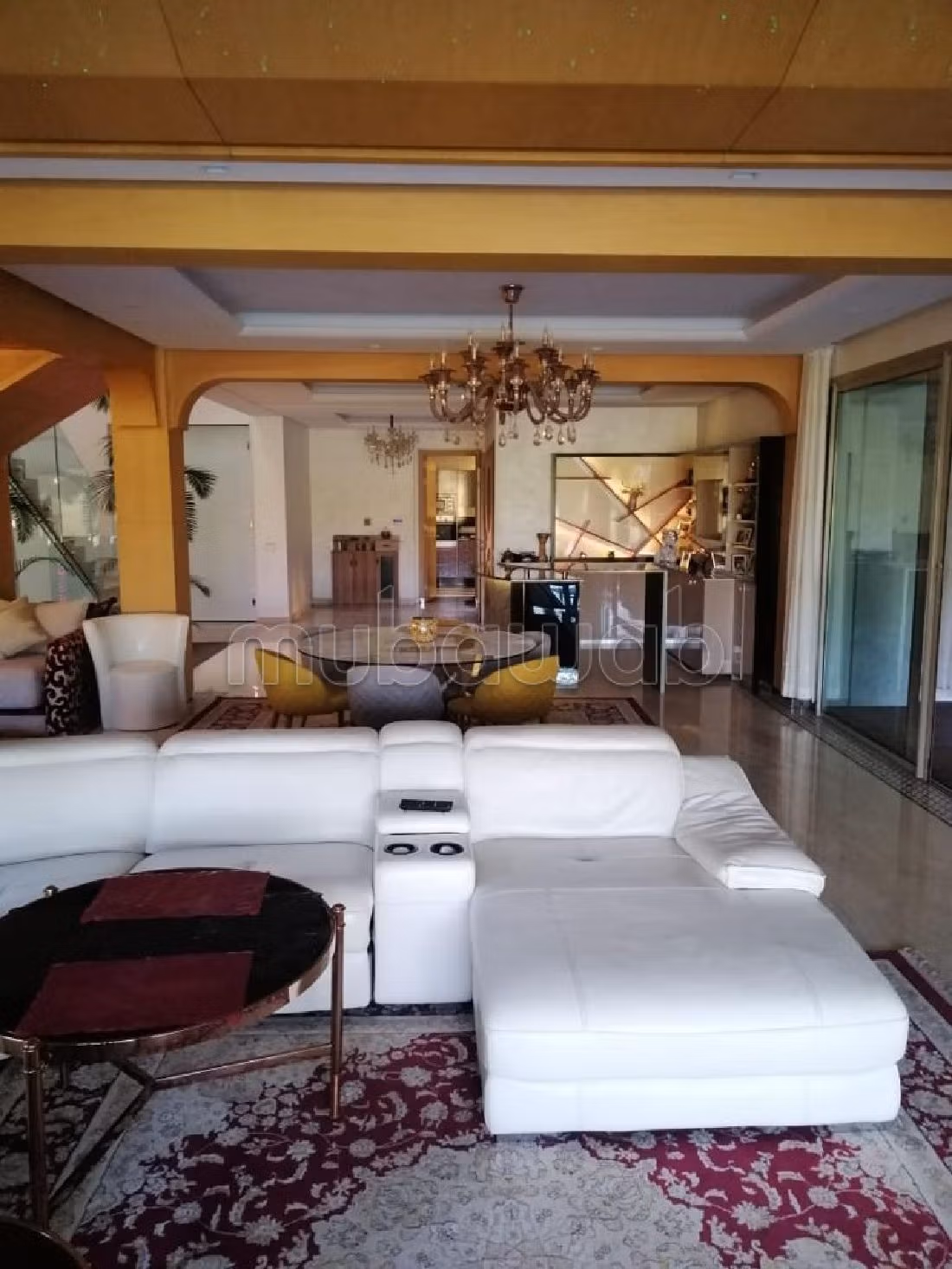 High quality house for sale in Agdal. 4 lovely rooms. Ample storage space. 