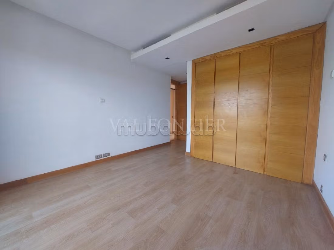 Location villa superficie 650m2 4chambres avec piscine, Bouskoura