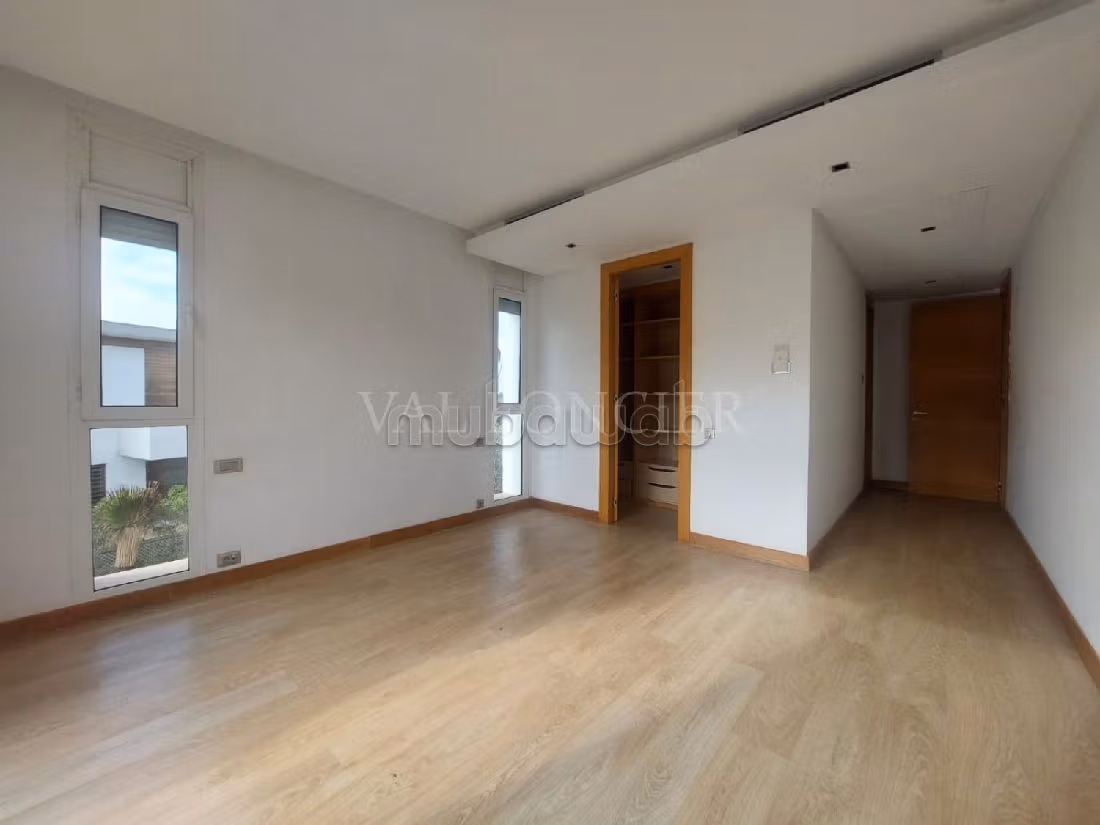 Location villa superficie 650m2 4chambres avec piscine, Bouskoura