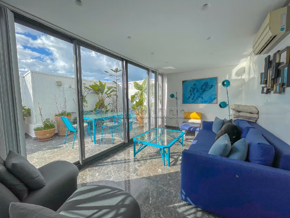 Bonito piso en alquiler en Racine. Area 175 m². Completamente amueblado