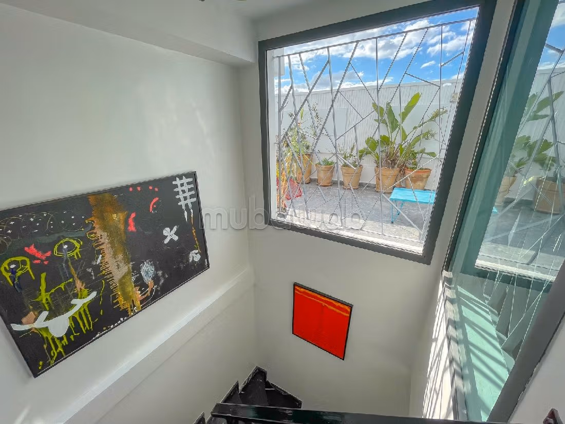 Bonito piso en alquiler en Racine. Area 175 m². Completamente amueblado